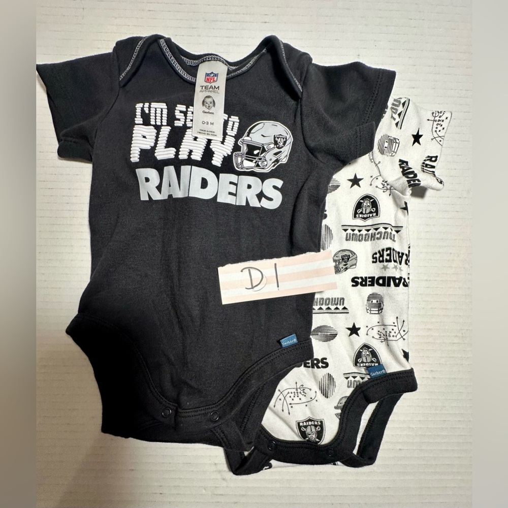 Gerber Las Vegas Raiders‎ Onesies  Babies 0-3M Black Silver White 2 Bodysuits - Picture 7 of 8